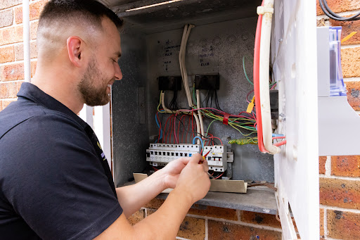 Level 2 Electrician Hills District